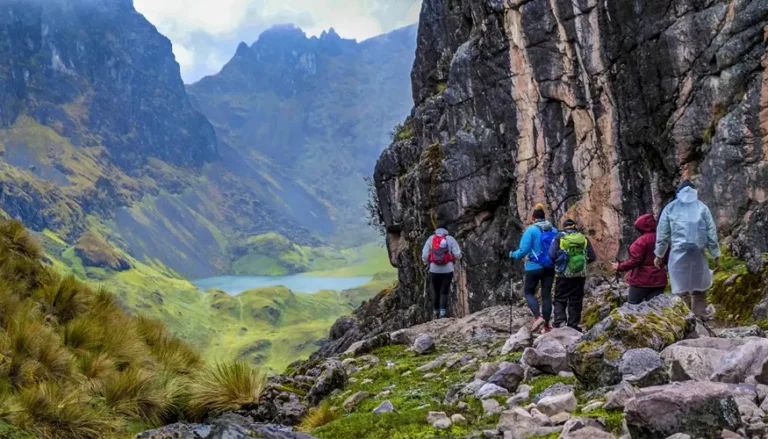 lares trek in february