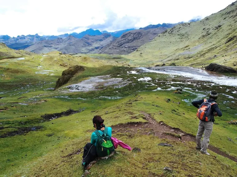 lares trek in october